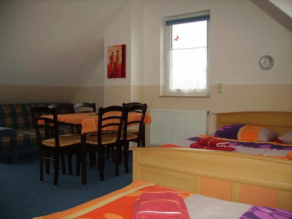 Pension Elmenhorst Elmenhorst/Lichtenhagen ภายนอก รูปภาพ